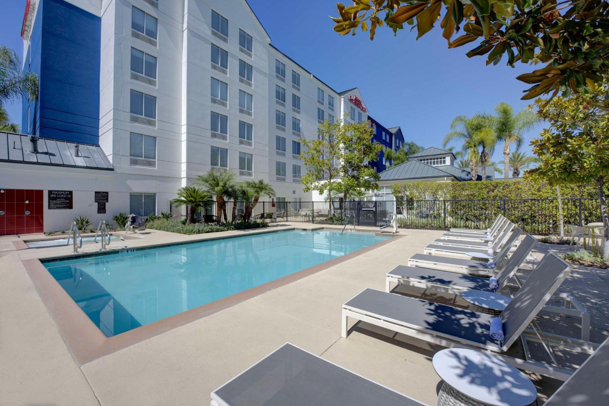 Hilton Garden Inn Anaheim/Garden Grove Exterior foto